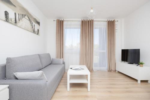 Ursynow Apartamento | Air Conditioned Apartment in Warsaw with Parking, Desk and Balcony by Noclegi Renters