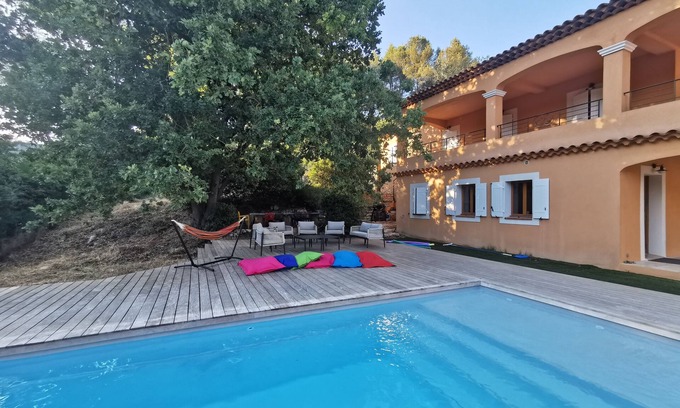 Cuges-les-Pins Casa | Air-conditioned Provencal villa for peaceful vacations with family or friends