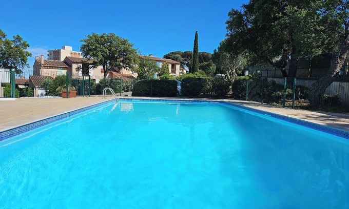 Sainte-Maxime Casa | Air-conditioned Provençal Mazet for 10 people