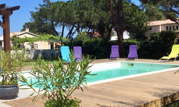 Moriani-Plage Villa | Villa frente al mar con aire acondicionado, piscina privada y terraza.