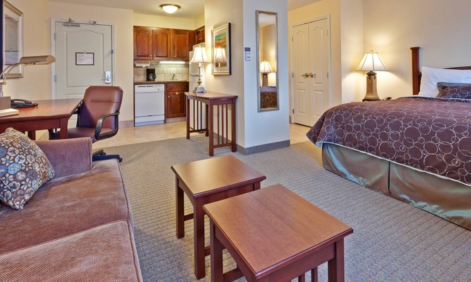 Indianapolis Apartamento | Estudio con aire acondicionado | Desayuno gratis, acceso a la piscina + centro de negocios en el lugar