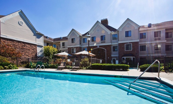 Utica Apartamento | Air-Conditioned Studio | Pool