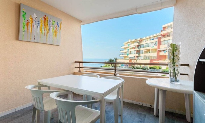 Montpellier Apartamento | Air-conditioned T3 with pool and sea view