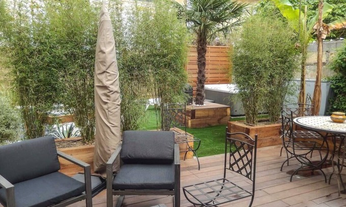 Saint-Bruno - Saint-Victor Casa | Air-Conditioned Townhouse With 2 Bedrooms, Furnished Terrace & Garden