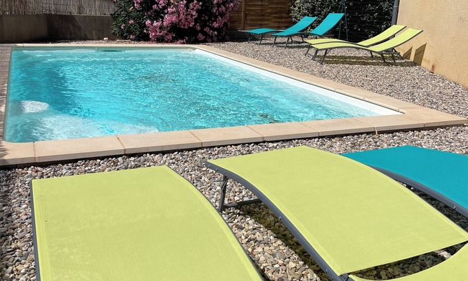 Malaucene Villa | Air-conditioned villa, private pool 100m from the start of the Mont Ventoux climb
