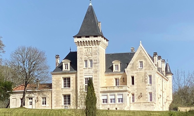 Nouvelle-Aquitaine Villa | Villa excepcional, en el Palacio de Bellevue, piscina climatizada, capacidad para 8