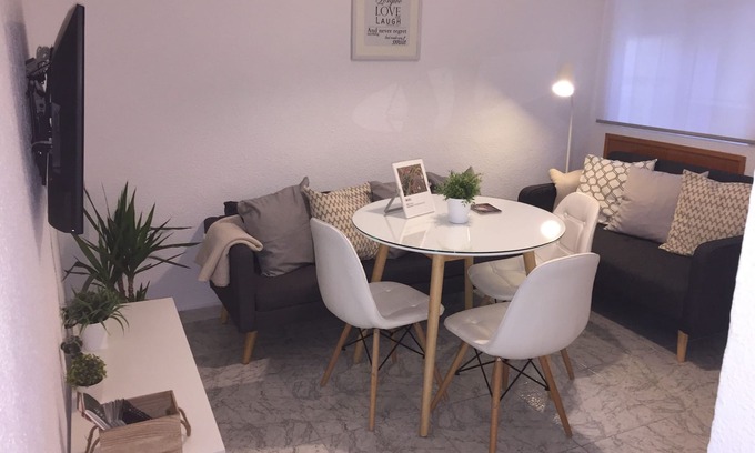 Distrito Sur Apartamento | Aire acondicionado, Wifi, cerca de Mezquita Catedral