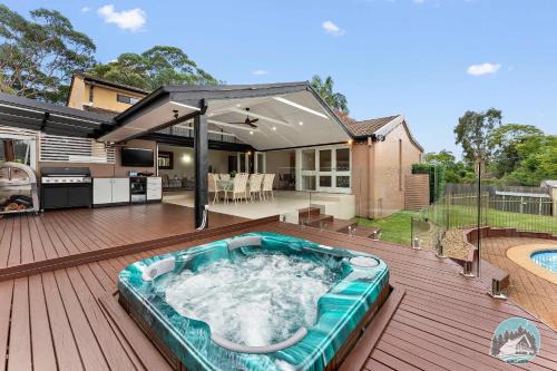 Castle Hill Casa | Aircabin - Castle Hill - 5BR Family House with Pool
