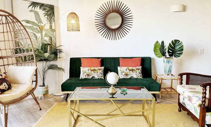 Newton Apartamento | *Aircon, park views, outdoor pool, S King Bed !*