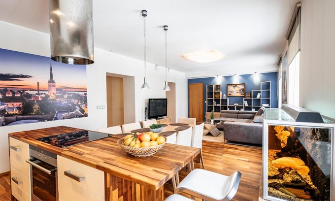 Kesklinn Apartamento | AirHome - Golden Fish