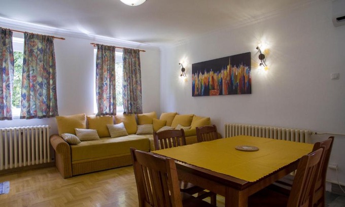 Novi Beograd Apartamento | Airport Belgrade Apartment/ ABA