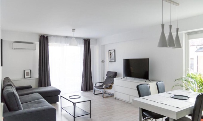 Otopeni Apartamento | Airport Residence - Apartment across from Otopeni Airport