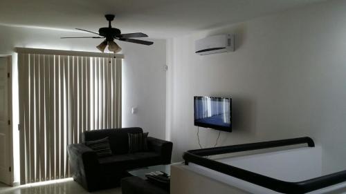 Apodaca Apartamento | AIRPORT SHORT & LONG TERM EXPRESS ALMERIA x
