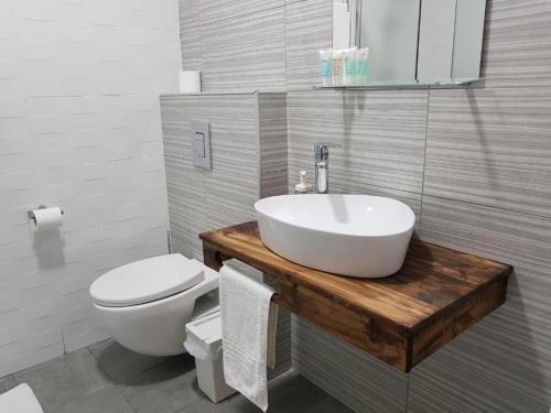 Or Yehuda Casa | Airport Stay