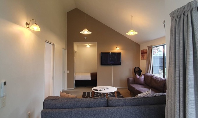 Russley Hotel | Airways Motel