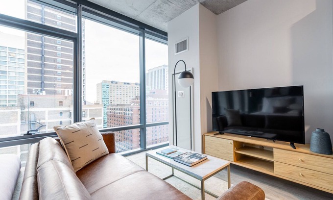 Lake View East Apartamento | Airy Lakeview Studio, w/ W/D, Gym, near Lincoln Park, by Blueground