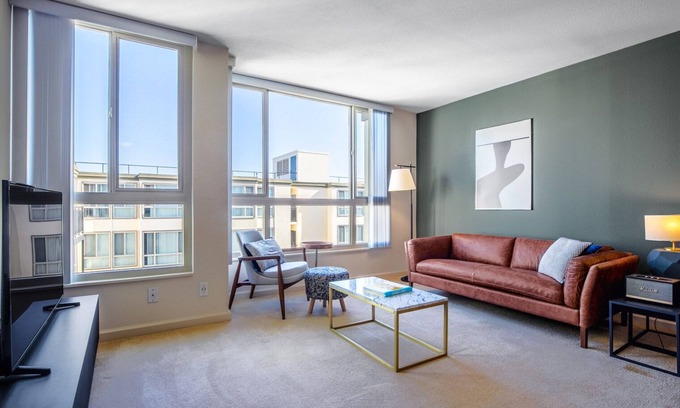 North Beach Apartamento | Airy North Beach 1BR w/ Pool, Fitness Center, near Muni, by Blueground