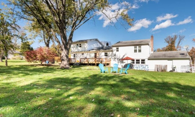 New Paltz Apartamento | Airy & Private Escape on Mountain Rest Road Pool
