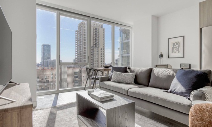 South Loop Apartamento | Airy South Loop Jr 1BR w/ Lounge, Pool & Gym nr Grant Park, by Blueground