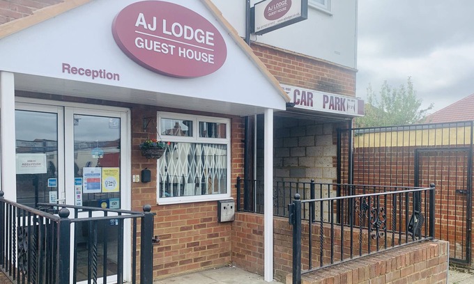 Slough Cama Y Desayuno | AJ Lodge