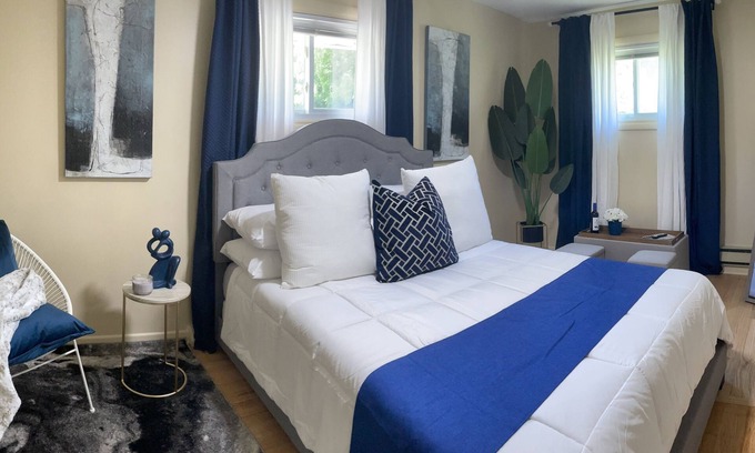 Eastside Casa | AJ's VILLA w/FREE PARKING