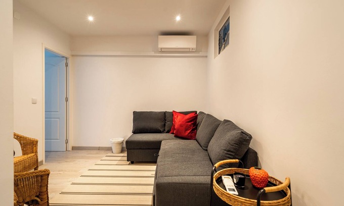 Penha de Franca Apartamento | Ajowan Duplex Apartment, Anjos, Lisbon