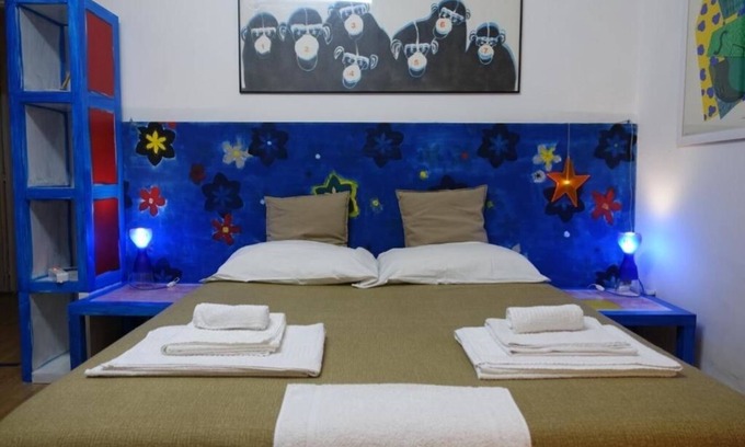 Rione Sanita Cama Y Desayuno | aKasa by Fock: eCulure Deluxe Double Bed with Sofa Bed 1 1/2