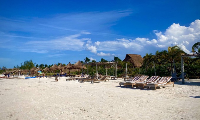 Downtown Holbox Hotel | AKBAL Holbox - Beach Zone