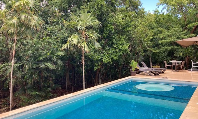 Akumal Apartamento | Aku-Chic Newly furbished condo Jungle pool
