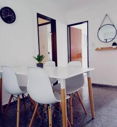 La Plata Apartamento | Alójate 13 D - La Plata - 4 personas Zona Hospital Español- Estadio Único- Excelente Ubicación