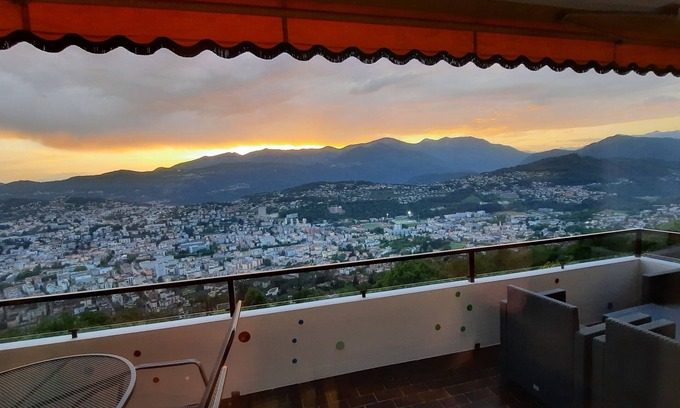 Lugano Apartamento | Al Bosco: muy cómodo, luminoso y tranquilo apartamento de un dormitorio 2½ ***, con piscina