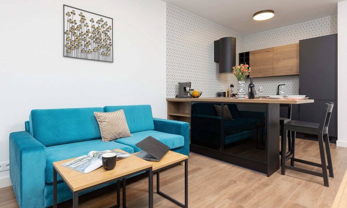 Muranow Apartamento | Al. Solidarności 60B| Studio for 4 Guests| Parking