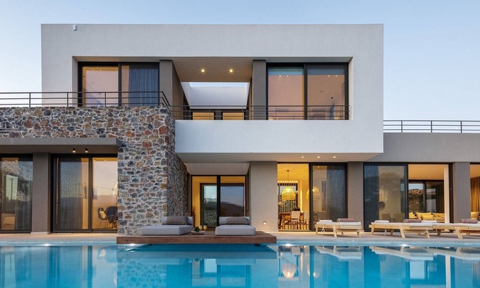 Akrotiri Villa | Al Sur Villa - Seis Habitaciones Villa, Capacidad 13