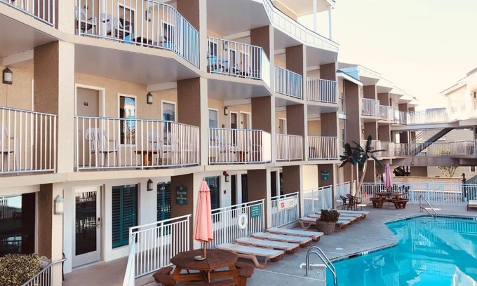 Wildwood Hotel | Ala Moana Motel & Suites