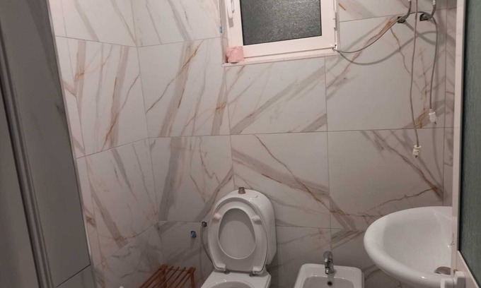 Tirana Casa | Alabaster House the center of Tiran