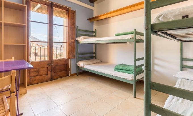 Salas de Pallars Apartamento | Alberg La Solana - 23 - Habitación Cuádruple (3 - 4 Plazas)