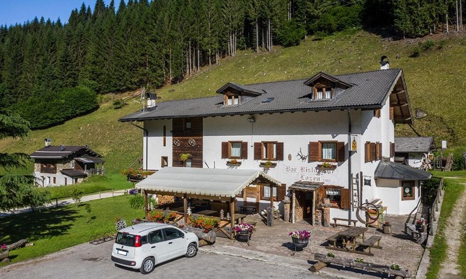 Mezzano Cama Y Desayuno | Albergo Lozen
