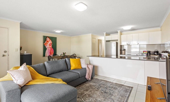 Albion Apartamento | Albion Convenient Hideaway with Parking & Balcony