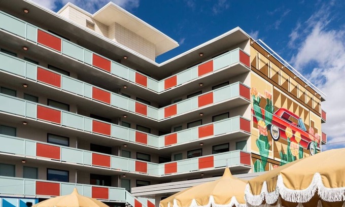Raynolds Addition Hotel | Albuquerque Modern Retreat for Solo Travelers or Couples | Free Parking