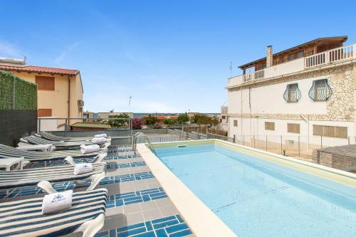 Alcamo Marina Apartamento | Alcamo Pool House - Happy Rentals