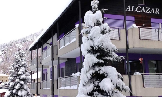 Saas Grund Apartamento | Alcazar by Interhome