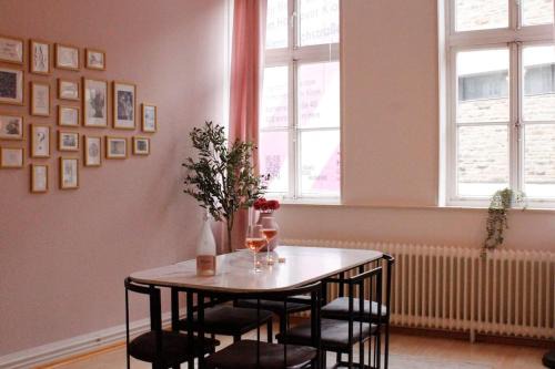 Mitte Apartamento | Aldstadt 2,5 Room Modern Elite Location Balcony