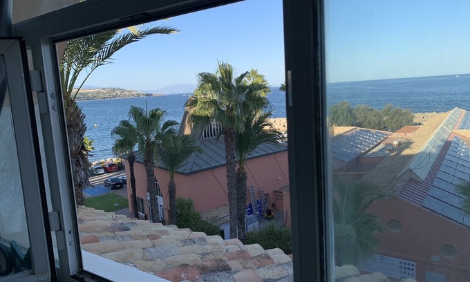 Sotogrande Apartamento | Ale Maison Cozy Penthouse Studio in Marina Sotogrande. 20 metres to the Beach