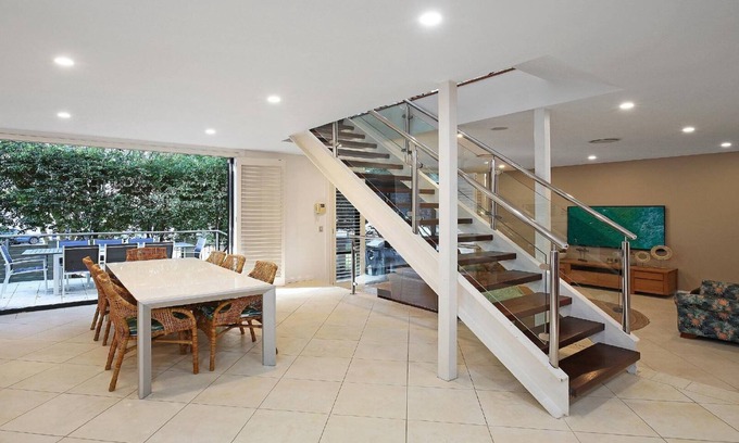Avoca Beach Casa | ALEMAR | Close to beach, shops and cafes | Accom Holidays