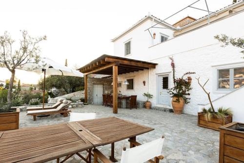 Hydra Casa | Alethea House