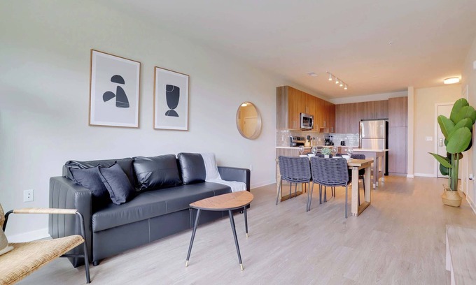 Jefferson Manor Apartamento | Alexandria Apt: Pool, Gym, Near DC