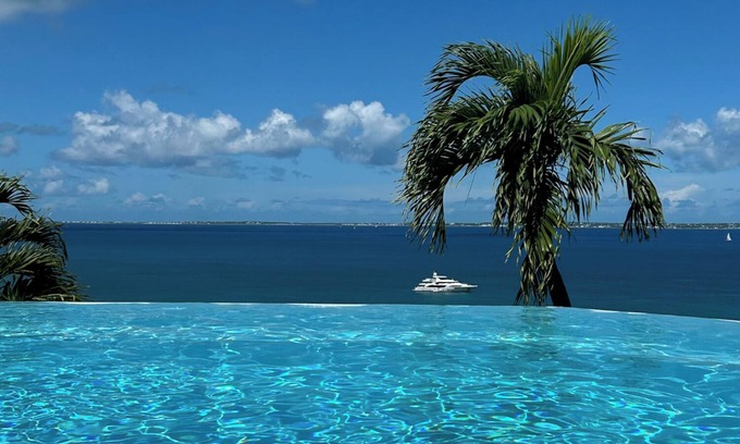 Grand Case Apartamento | Alexina - Apartment near Friar's Bay Overlooking Beautiful Happy Bay, Grand Case