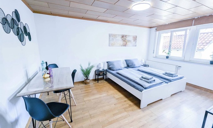 Stuttgart Apartamento | ALFA Stuttgart 3BR 6people Bosch/Porsche INET WIFI