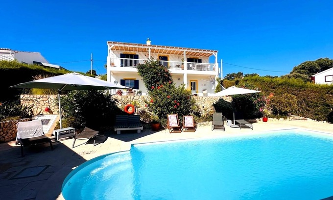 Aljezur Apartamento | Hermoso estudio para 2 personas o 2 + 1 BB / piscina privada con estacionamiento