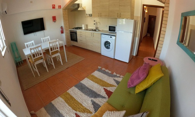 Sao Bras de Alportel Apartamento | Algarve, renovated T1 apartment w/ balcony, S. Brás de Alportel